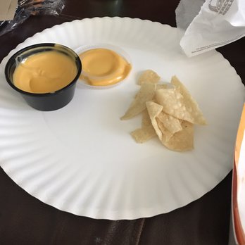 Taco Bell - Live Más Café - Nasty nachos !!! Not worth the money or time to eat this nasty fast food place - Fast Food Near Me - Hemet, California