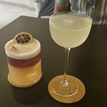 Chemistry & Botanic's - New York sour (left) - Cocktail Bars Near Me - Brussels, BRU Chemistry & Botanic's - New York sour (left) - Cocktail Bars Near Me - Brussels, BRU