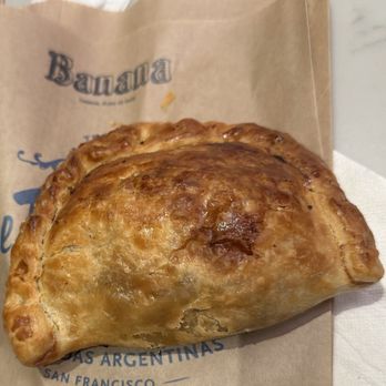 El Porteño Empanadas - Empanada de Banana y Dulce de Leche - Argentine Near Me - San Francisco, California El Porteño Empanadas - Empanada de Banana y Dulce de Leche - Argentine Near Me - San Francisco, California