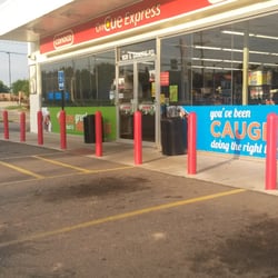 Conoco Convenience Mart - The storefront. No covered parking.