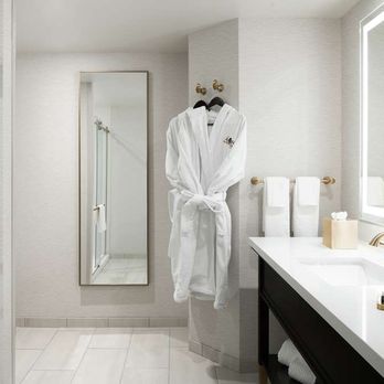 The Axis Moline Hotel, Tapestry Collection by Hilton - Guest room bath - Hotels Near Me - Moline, Illinois The Axis Moline Hotel, Tapestry Collection by Hilton - Guest room bath - Hotels Near Me - Moline, Illinois