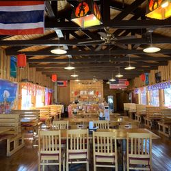 Ja Roen Thai & Sushi
