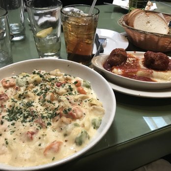 Pompilios - Italian Near Me - Newport, Kentucky