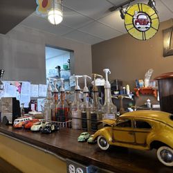 Love Mug Coffee Shop - Decor