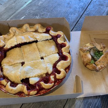 Pie Ranch - Beautiful looking pie - Farmers Market Near Me - Pescadero, California Pie Ranch - Beautiful looking pie - Farmers Market Near Me - Pescadero, California