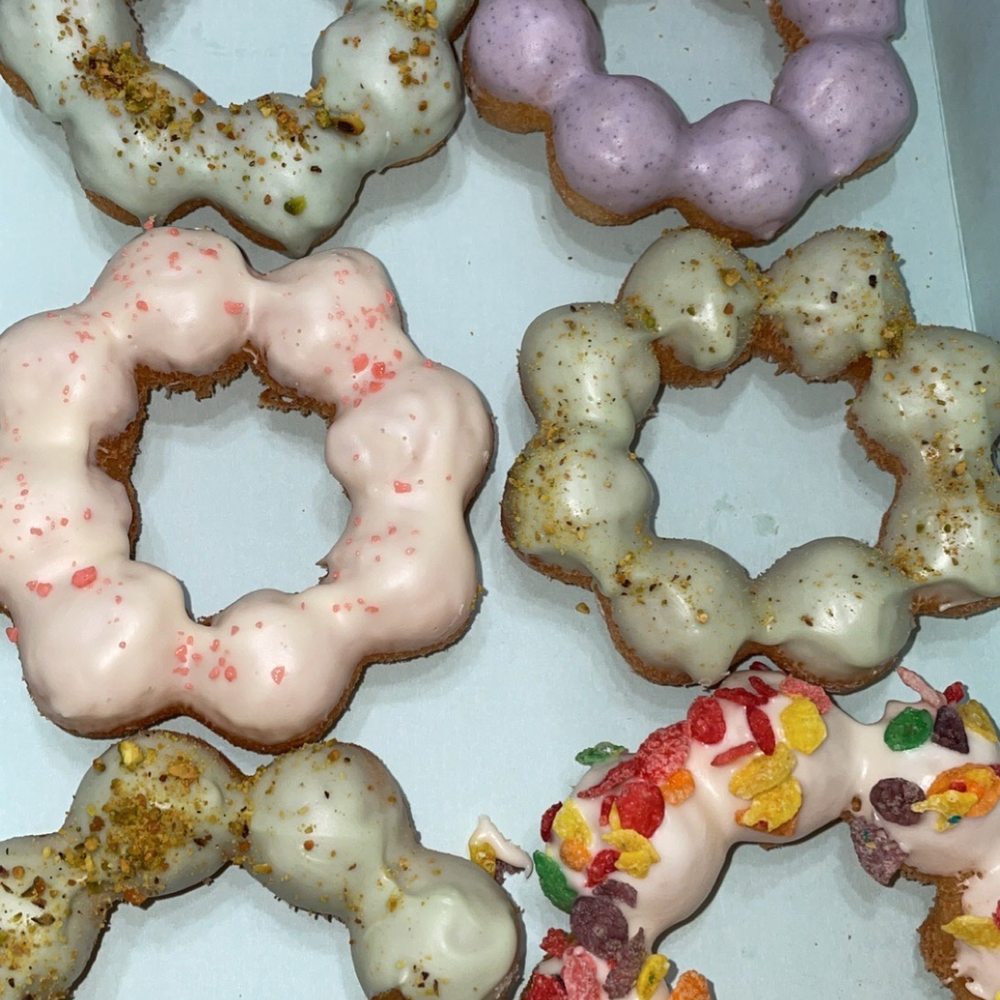Mochi Dough - Troy - Donuts: taro, pistachio, fruity pebbles, pistachio, champagne, pistachio - Donuts Near Me - Troy, Michigan