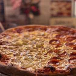 Tony's Pizza and DraftHouse - Delicious pizza