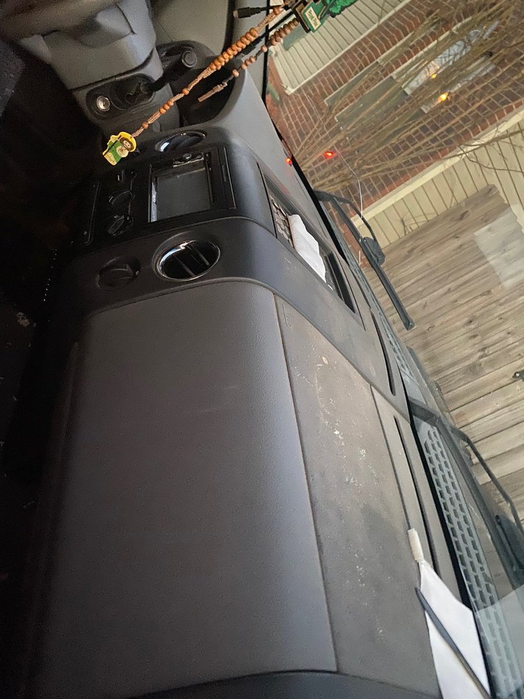 LOPEZ AUTO DETAIL Updated September 2024 31 Photos 202 N Reynolds