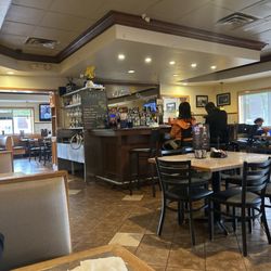 Redford Grill & Bar - Bar area.