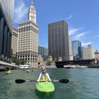 Urban Kayaks Riverwalk - Rafting/Kayaking Near Me - Chicago, Illinois