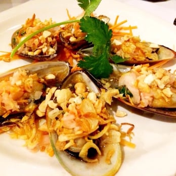 Elements Restaurant - BBQ New Zealand green mussels in tamarind sauce - Vietnamese Near Me - San Jose, California