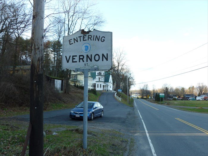 Vernon Town of Logo