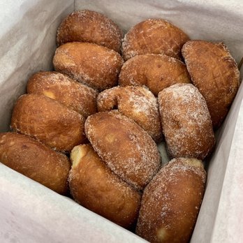 Leonard's Bakery - Deep fried goodness. Yum!!! - Bakeries Near Me - Honolulu, Hawaii Leonard's Bakery - Deep fried goodness. Yum!!! - Bakeries Near Me - Honolulu, Hawaii