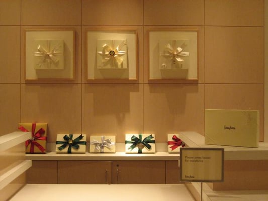 Neiman Marcus by null