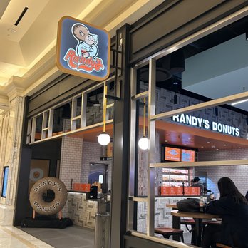 Randy’s Donuts - Outside - Donuts Near Me - Las Vegas, Nevada Randy’s Donuts - Outside - Donuts Near Me - Las Vegas, Nevada
