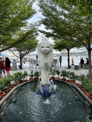 Merlion Park by null