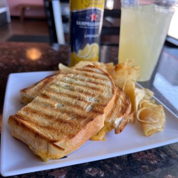 Foxwood Coffeehouse - Adult grilled cheese - Coffee & Tea Near Me - Shingle Springs, California
