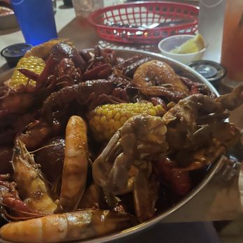 Crafty Crab - Whole Shrimp & Crawfish, Blue Crab - Cajun/Creole Near Me - Tallahassee, Florida Crafty Crab - Whole Shrimp & Crawfish, Blue Crab - Cajun/Creole Near Me - Tallahassee, Florida