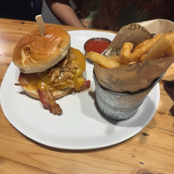 Ripple & Company - Bacon cheeseburger - Barbeque Near Me - Lafayette, Indiana Ripple & Company - Bacon cheeseburger - Barbeque Near Me - Lafayette, Indiana