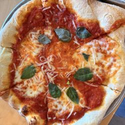 Stonefly Grill - Margarita pizza