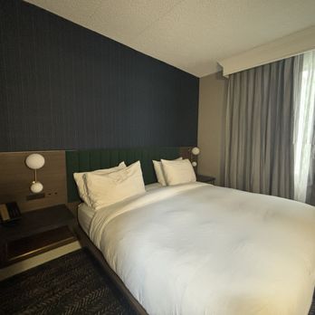 DoubleTree Suites by Hilton Hotel Mt. Laurel - Hotels Near Me - Mount Laurel, New Jersey DoubleTree Suites by Hilton Hotel Mt. Laurel - Hotels Near Me - Mount Laurel, New Jersey