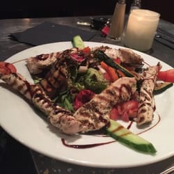 Salade poulet grillé, légumes du soleil grillés