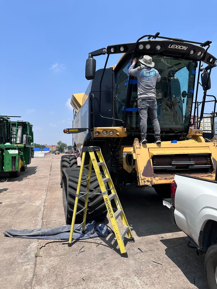 ATLAS AUTO GLASS PAINT & BODY with photos Updated August 2024 23