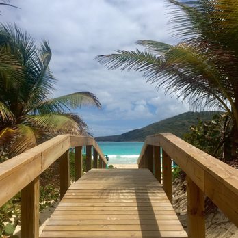 Flamenco Beach - Walkway to the beach - Beaches Near Me Flamenco Beach - Walkway to the beach - Beaches Near Me