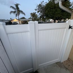 Vinyl gate, infant installation with self closing and latching hardware. Vinyl gate, infant installation with self closing and latching hardware.