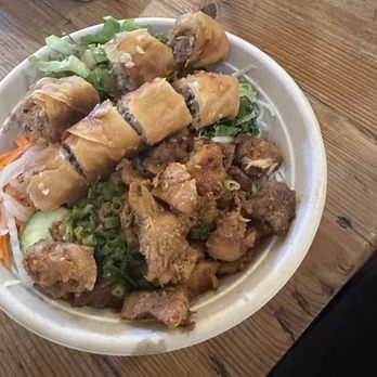 Vietnoms - Vermicelli Noodle bowl with pork and Pork&Shrimp Egg rolls - Vietnamese Near Me - San Jose, California Vietnoms - Vermicelli Noodle bowl with pork and Pork&Shrimp Egg rolls - Vietnamese Near Me - San Jose, California
