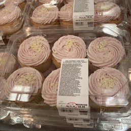 New cupcakes... New cupcakes...