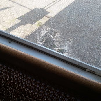 Nautical Motel - Holes in the window screens in case you like to sleep with bugs. - Hotels Near Me - Hampton, New Hampshire