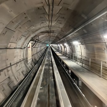Dulles Airport AeroTrain - Trains Near Me - Dulles, Virginia