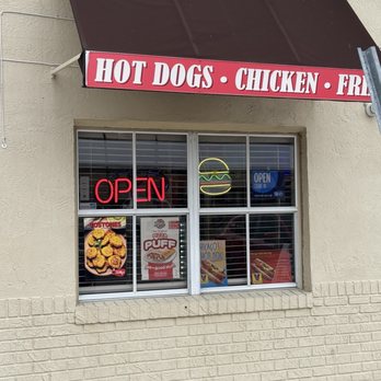 Willy's Wieners - Outside - Hot Dogs Near Me - Kissimmee, Florida