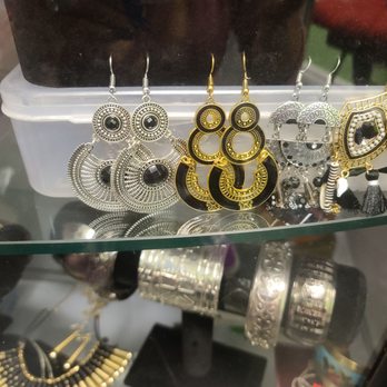 Om Threading and Beauty Studio - Henna Artists Near Me - Anaheim, California
