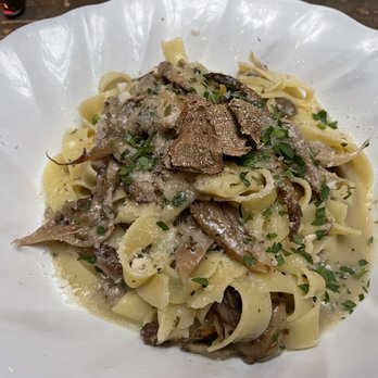 Palma - Fettuccine ai Funghi - Italian Near Me - New York, New York Palma - Fettuccine ai Funghi - Italian Near Me - New York, New York