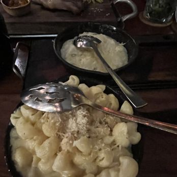 Plank - Mac and cheese and a side of mashed potatoes - Seafood Near Me - Playa del Carmen, ROO Plank - Mac and cheese and a side of mashed potatoes - Seafood Near Me - Playa del Carmen, ROO