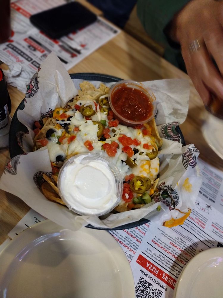 Winking Lizard Tavern, Bedford Heights Roadtrippers