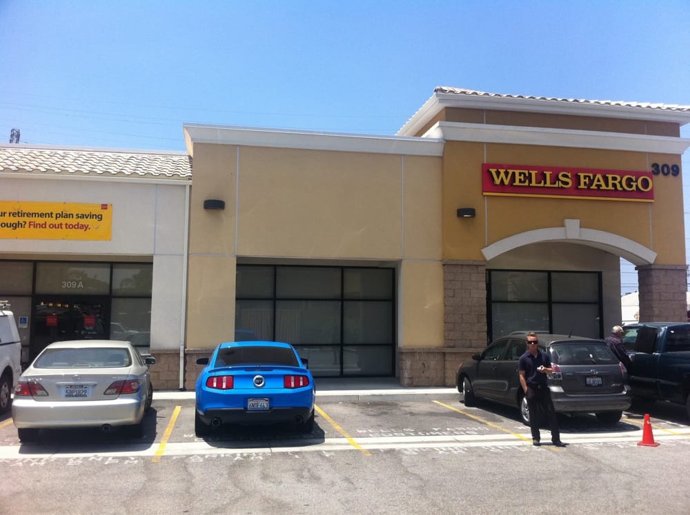 WELLS FARGO BANK Updated October 2024 30 Reviews 309 N Sepulveda