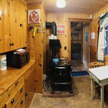Idyllwild Vacation Cabins - Whispering Tree Top - Vacation Rental Agents Near Me - Idyllwild, California Idyllwild Vacation Cabins - Whispering Tree Top - Vacation Rental Agents Near Me - Idyllwild, California