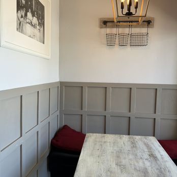 Pinto Thai Bistro - cute intimate booth seating - Thai Near Me - San Diego, California Pinto Thai Bistro - cute intimate booth seating - Thai Near Me - San Diego, California