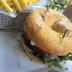 La Côte - Delicious burger!