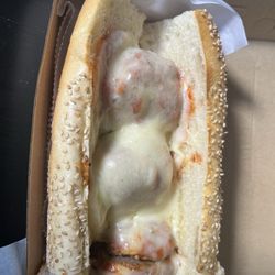 Roselli's Italian Market