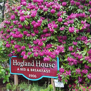 Hogland House - Sign in front - Bed & Breakfast Near Me - Mukilteo, Washington Hogland House - Sign in front - Bed & Breakfast Near Me - Mukilteo, Washington