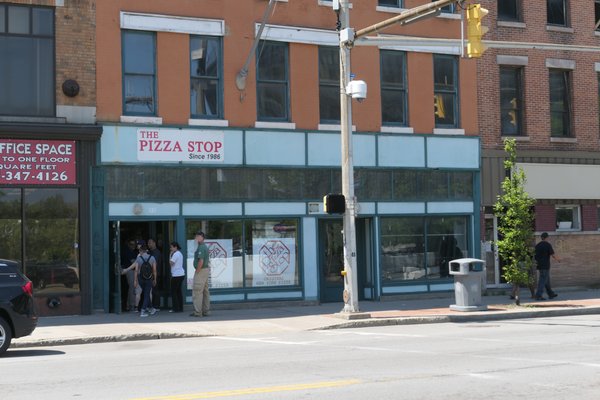 The Pizza Stop by null