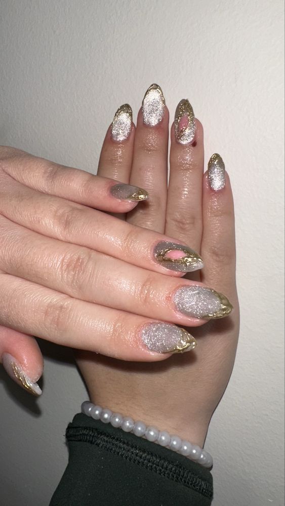 Boo Nails Logo