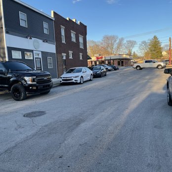 07 Pub - Parking on the side - Pubs Near Me - Fort Wayne, Indiana