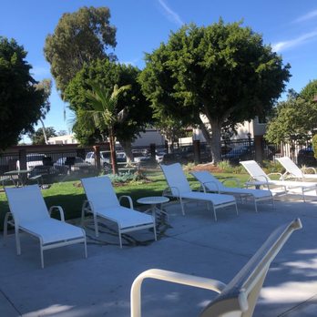 Chateau Deville Apartments - Bbq area and the awesome trees - Apartments Near Me - Anaheim, California