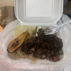 Royalty Jamaican Cuisine - Brown Stew Chicken
