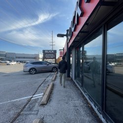 Blick Art Materials - Side parking